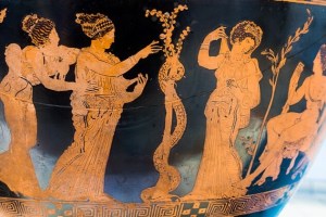 The Garden of the Hesperides depicted on a Greek vase (420 – 410 BCE). Photo by ArchaiOptix. CC BY-SA 4.0